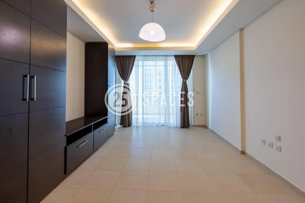 Apartment  For Rent  in Doha -  The Pearl  Semi Furnished