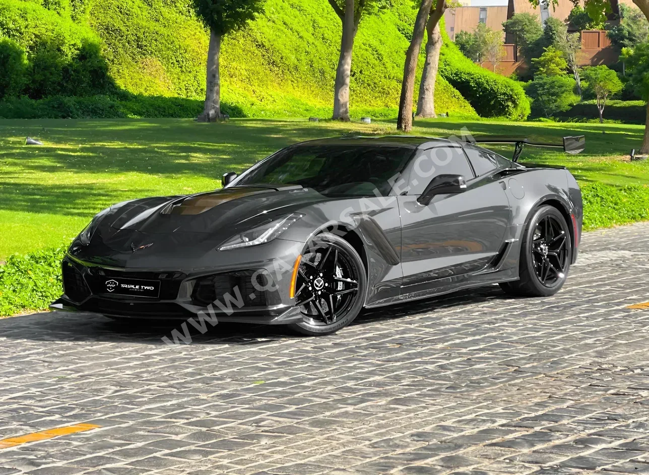 Chevrolet  Corvette  ZR1  2019  Automatic  32,000 Km  8 Cylinder  Rear Wheel Drive (RWD)  Coupe / Sport  Gray