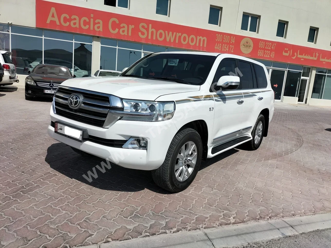 Toyota  Land Cruiser  VXR  2018  Automatic  189,000 Km  8 Cylinder  Four Wheel Drive (4WD)  SUV  White