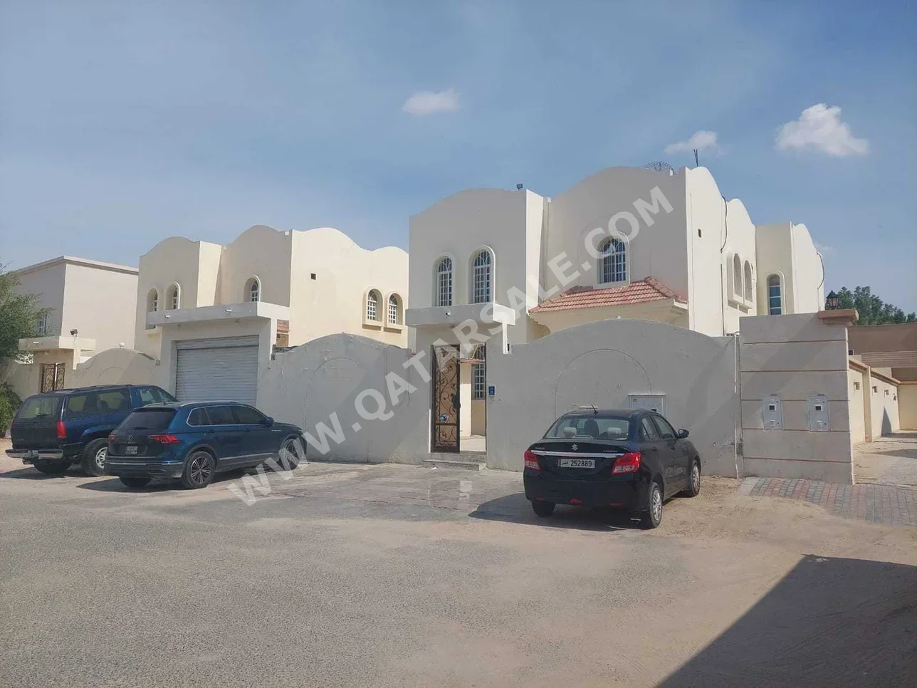 Family Residential  - Not Furnished  - Al Rayyan  - Al Aziziyah  - 6 Bedrooms