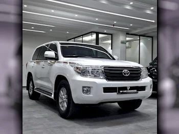 Toyota  Land Cruiser  GX  2014  Automatic  295٬000 Km  6 Cylinder  Four Wheel Drive (4WD)  SUV  White