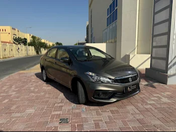 Suzuki  Ciaz  2022  Automatic  35,000 Km  4 Cylinder  Front Wheel Drive (FWD)  Sedan  Gray