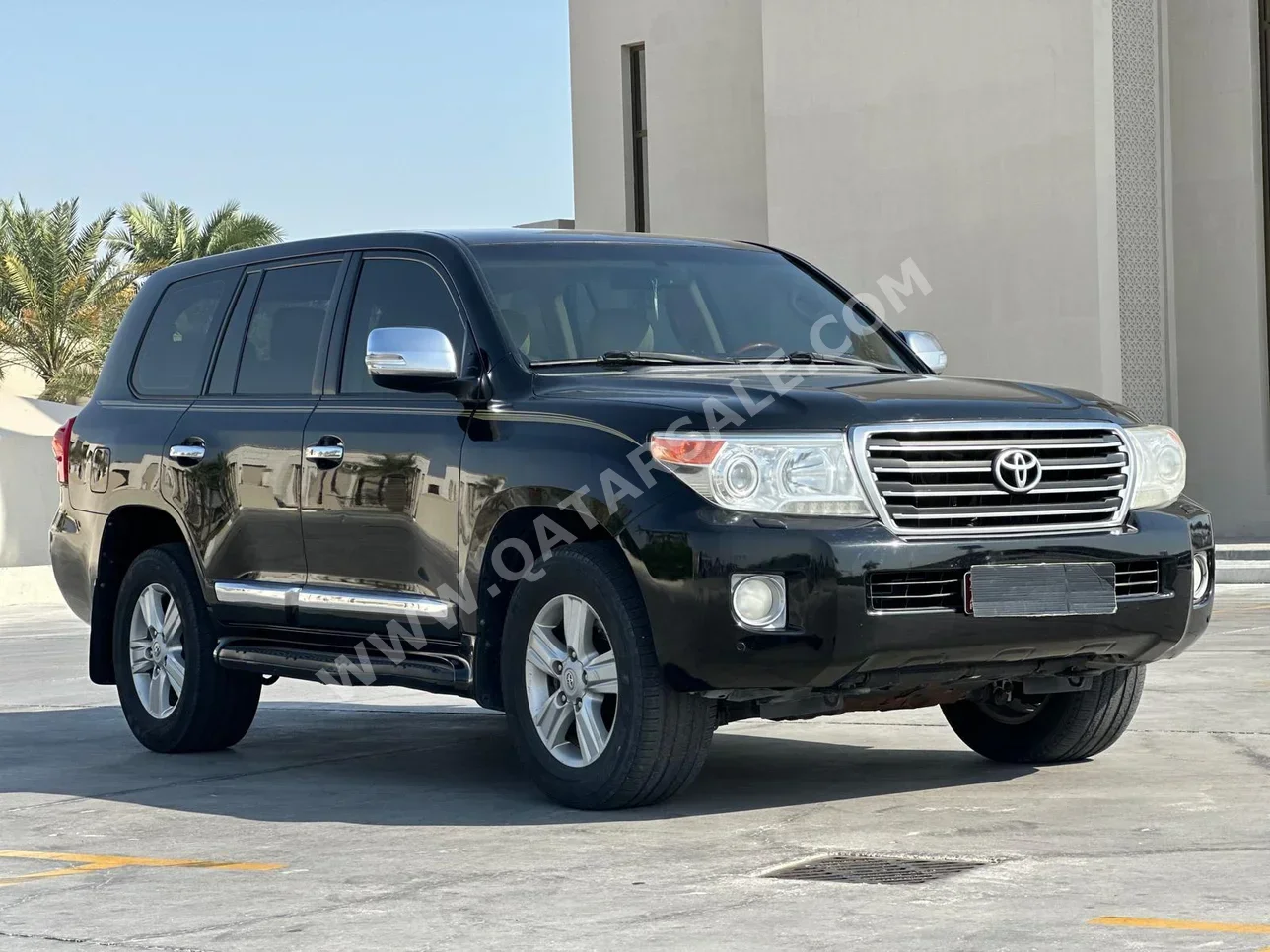 Toyota  Land Cruiser  GXR  2014  Automatic  284,000 Km  8 Cylinder  Four Wheel Drive (4WD)  SUV  Black