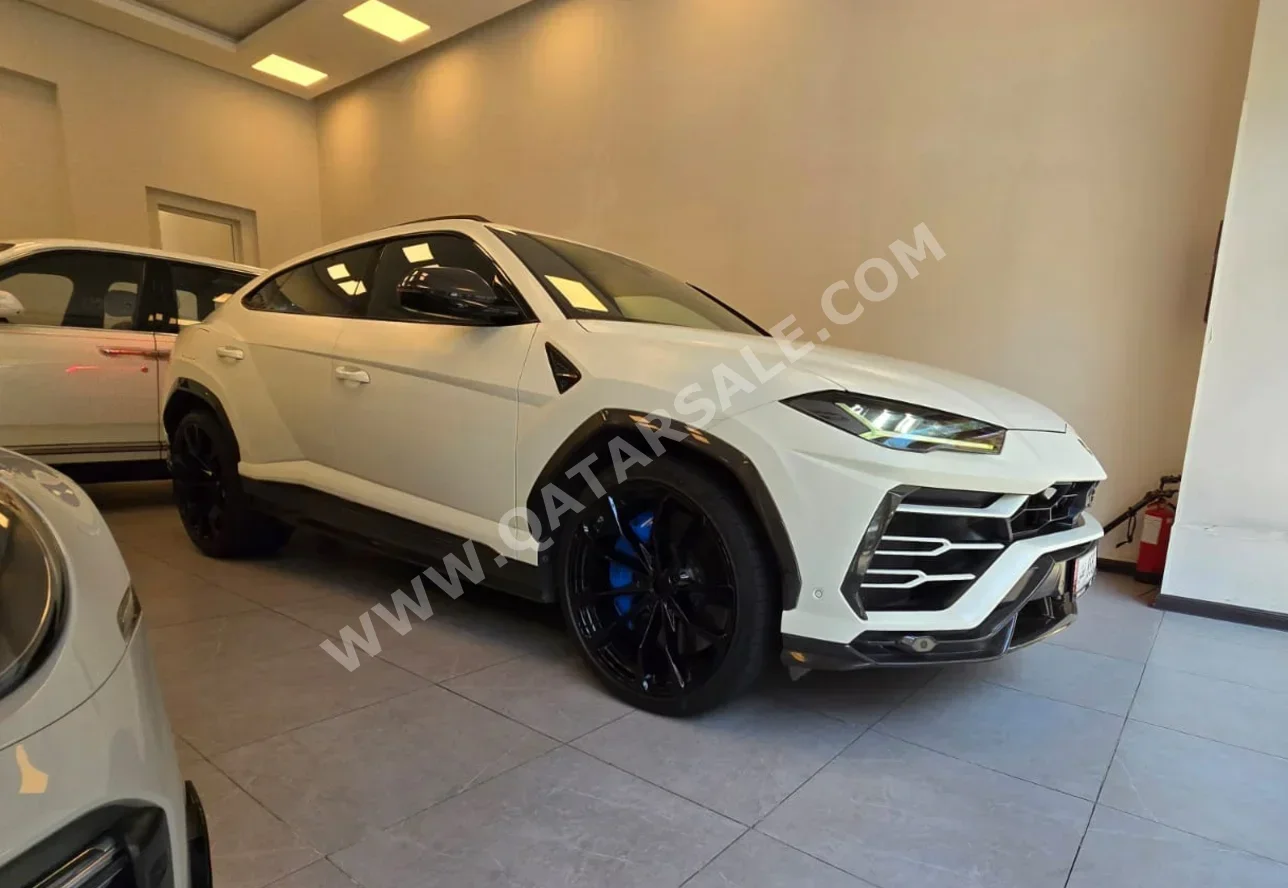 Lamborghini  Urus  2020  Automatic  84,000 Km  8 Cylinder  Four Wheel Drive (4WD)  SUV  White