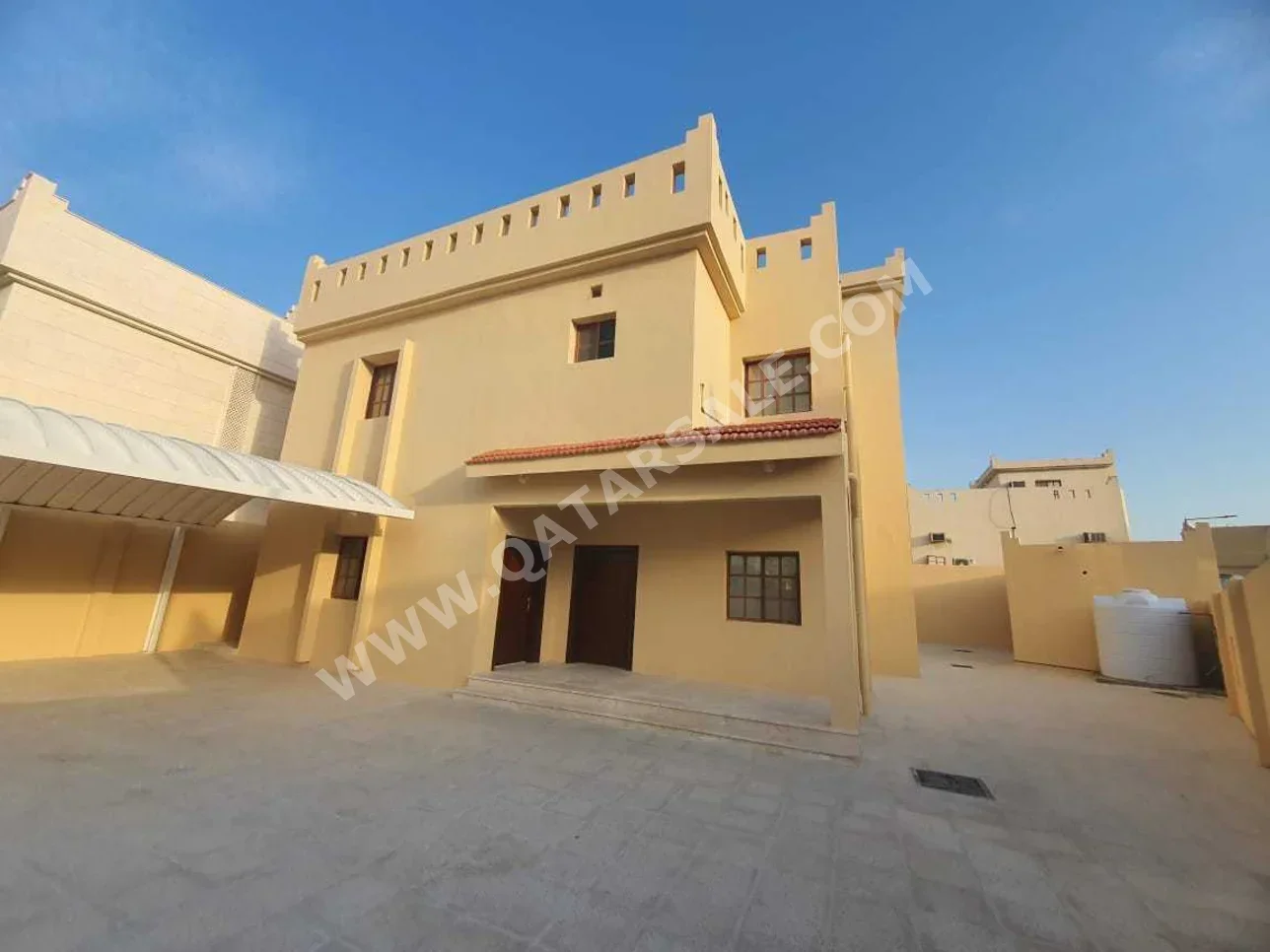 Family Residential  - Not Furnished  - Al Rayyan  - Izghawa  - 6 Bedrooms