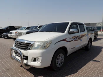 Toyota  Hilux  2015  Automatic  147,000 Km  4 Cylinder  Four Wheel Drive (4WD)  Pick Up  White