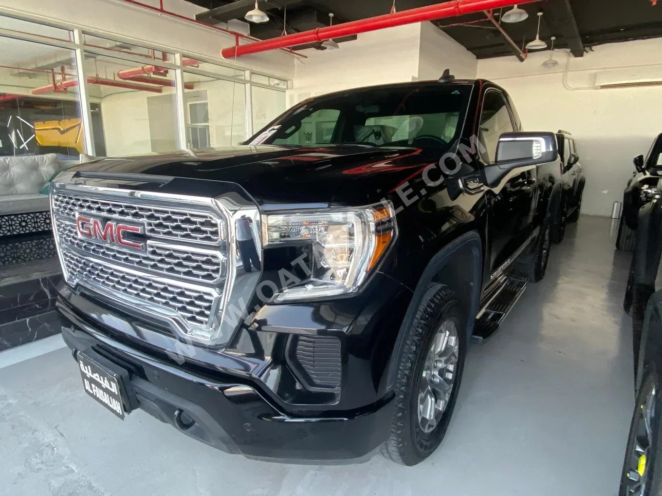 GMC  Sierra  SLE  2022  Automatic  48,000 Km  8 Cylinder  Four Wheel Drive (4WD)  Pick Up  Black  With Warranty