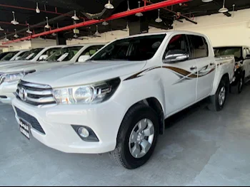 Toyota  Hilux  2017  Manual  89,000 Km  4 Cylinder  Four Wheel Drive (4WD)  Pick Up  White