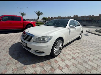 Mercedes-Benz  S-Class  300  2013  Automatic  100,000 Km  6 Cylinder  Four Wheel Drive (4WD)  Sedan  White