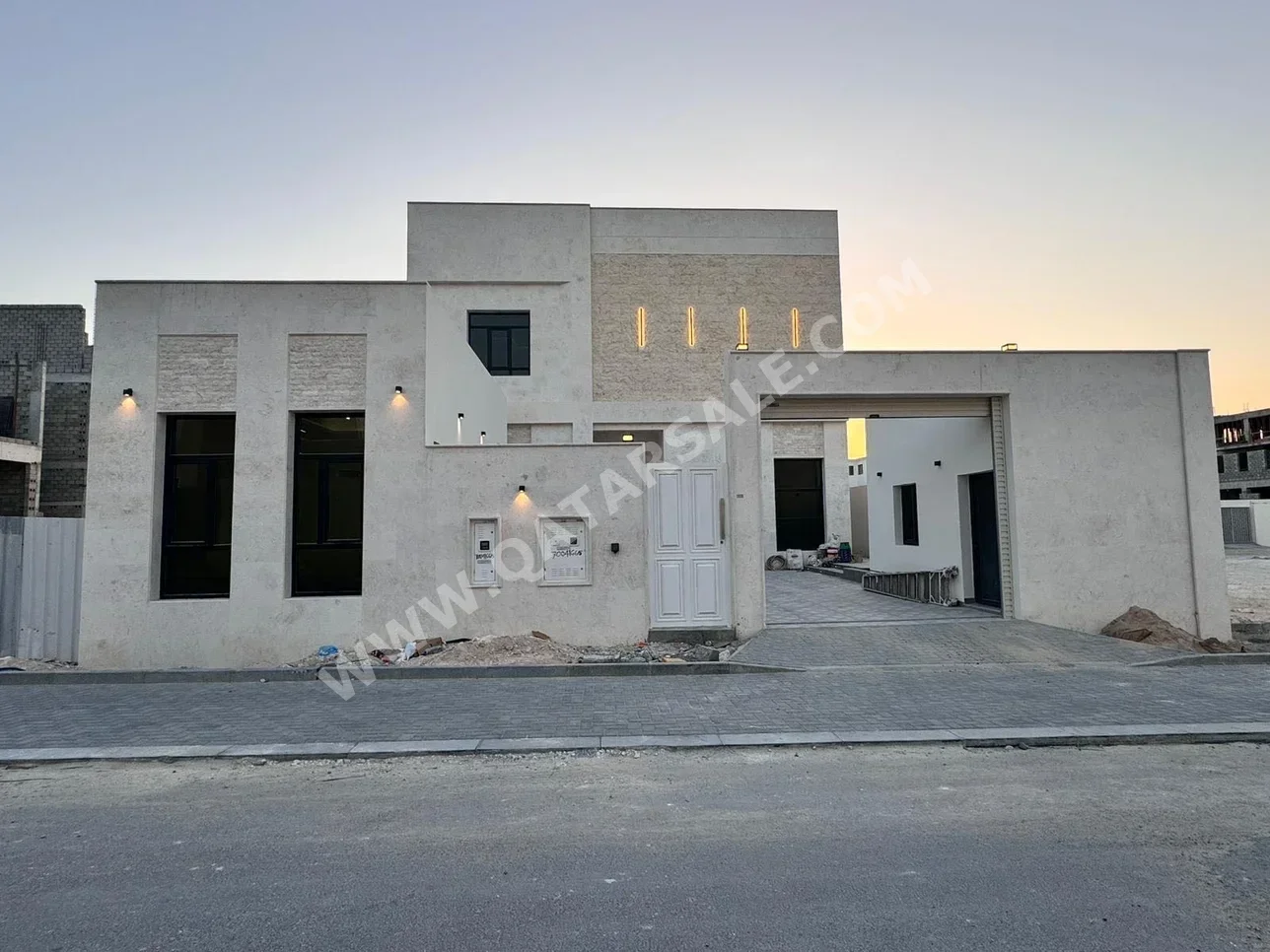 Family Residential  - Not Furnished  - Al Daayen  - Al Khisah  - 8 Bedrooms