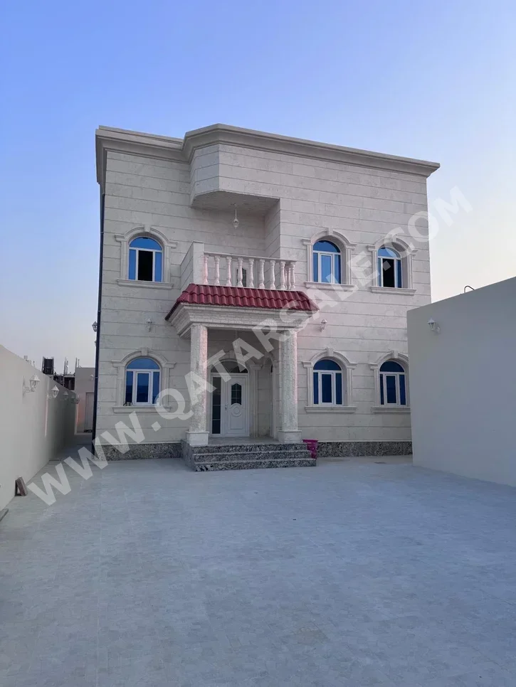 Family Residential  - Not Furnished  - Al Daayen  - Al Khisah  - 9 Bedrooms