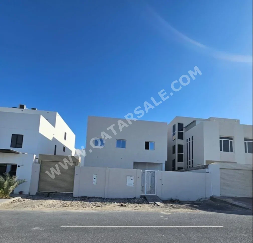 Family Residential  - Not Furnished  - Al Rayyan  - Ain Khaled  - 8 Bedrooms