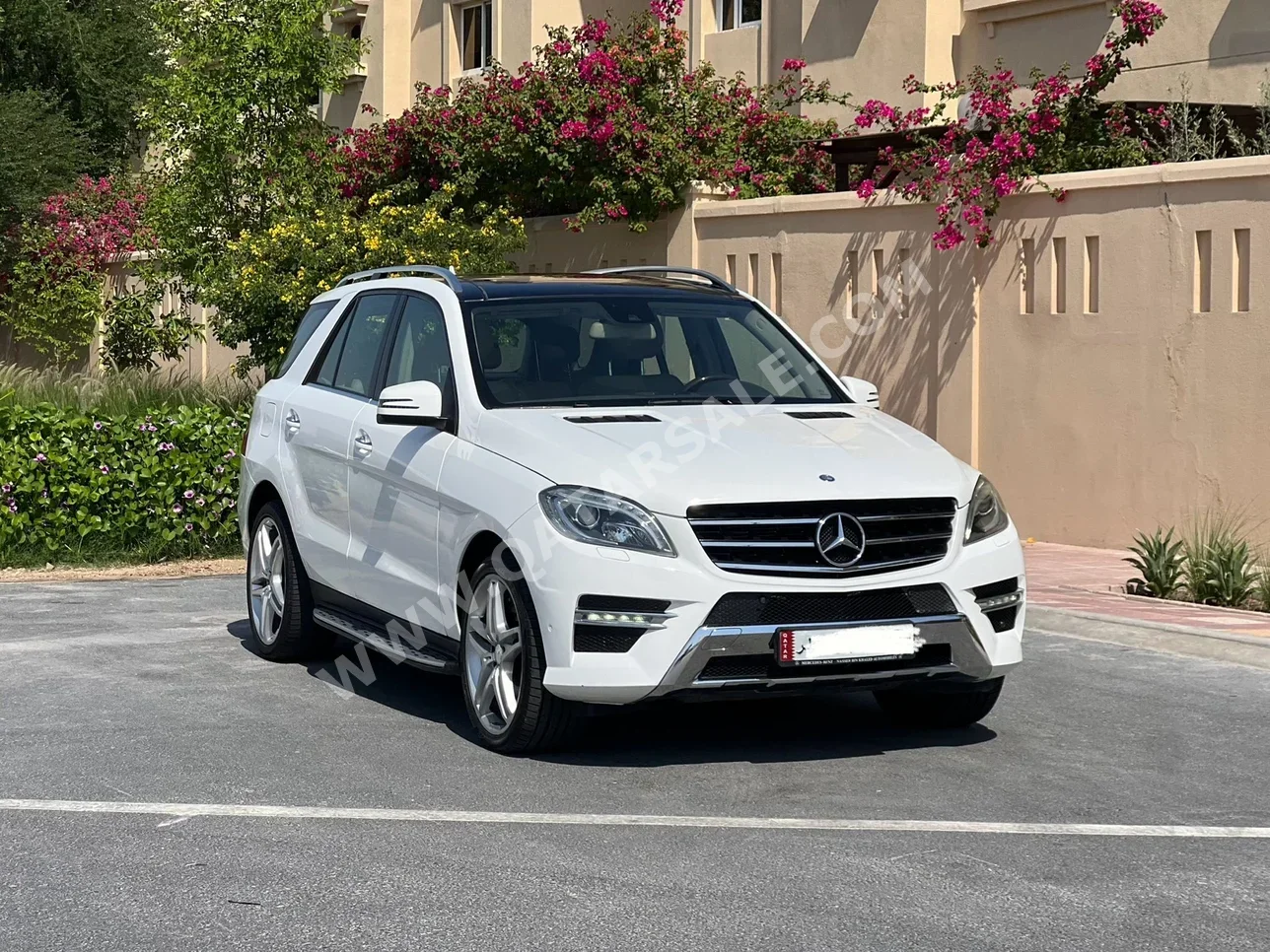 Mercedes-Benz  ML  350  2014  Automatic  100,000 Km  6 Cylinder  Four Wheel Drive (4WD)  SUV  White