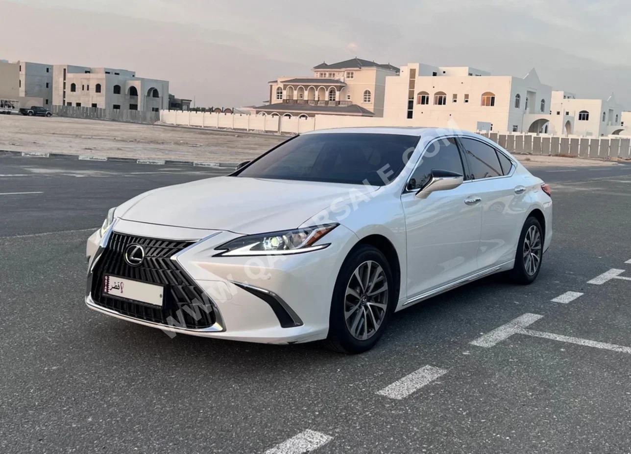 Lexus  ES  350  2022  Automatic  16,000 Km  6 Cylinder  Rear Wheel Drive (RWD)  Sedan  White