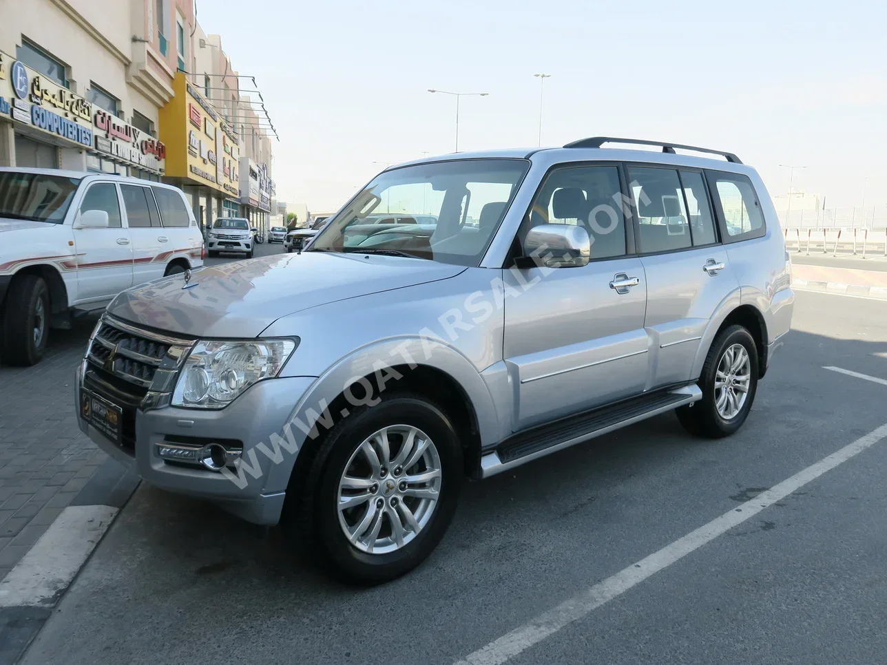 Mitsubishi  Pajero  3.8  2017  Automatic  152,000 Km  6 Cylinder  Four Wheel Drive (4WD)  SUV  Silver