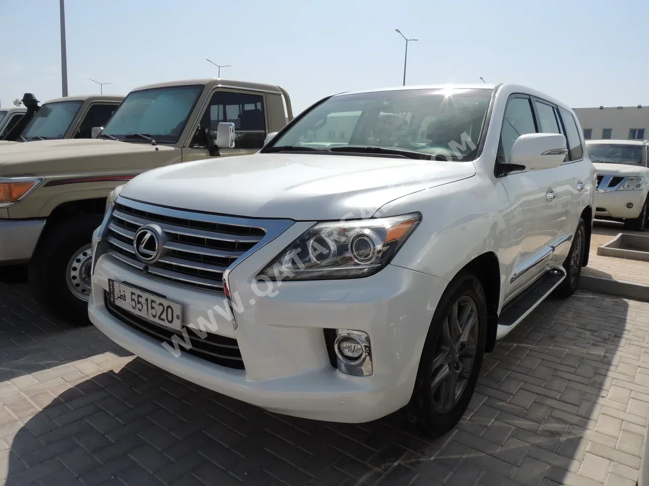 Lexus  LX  570  2015  Automatic  205,000 Km  8 Cylinder  Four Wheel Drive (4WD)  SUV  White