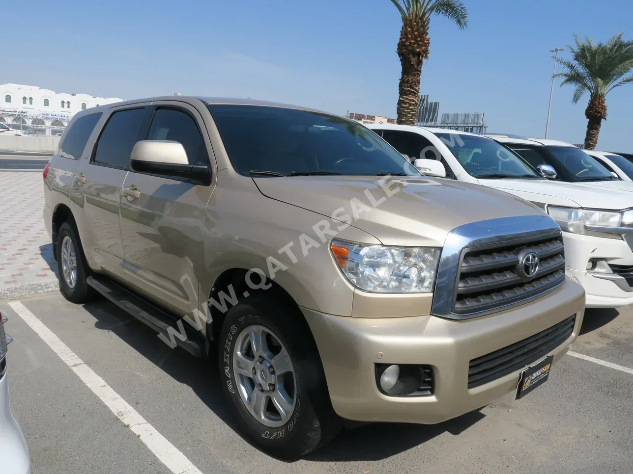 Toyota  Sequoia  2014  Automatic  258,000 Km  8 Cylinder  Four Wheel Drive (4WD)  SUV  Gold