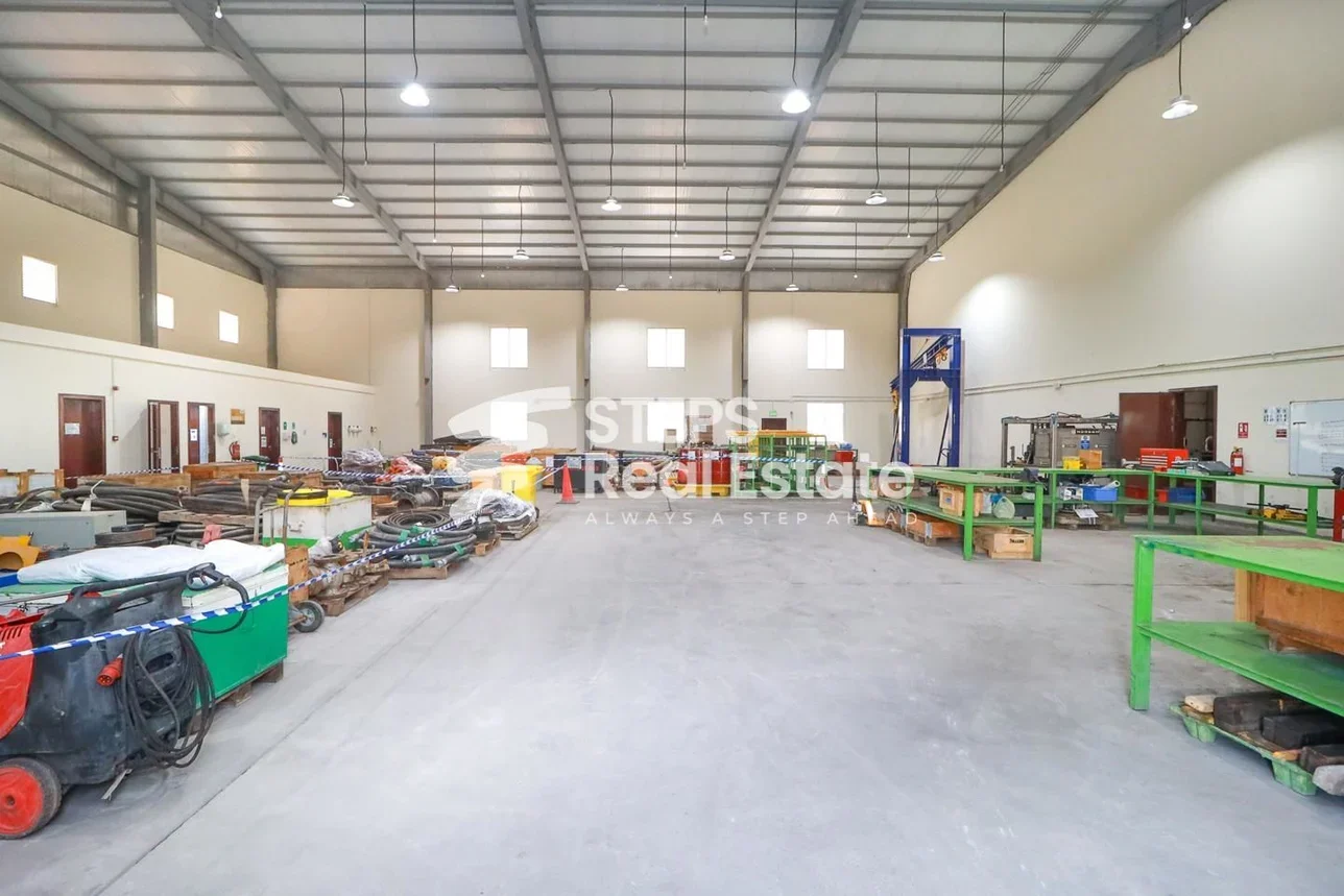 Warehouses & Stores - Al Wakrah  - Barkit Al Awamer  -Area Size: 4000 Square Meter