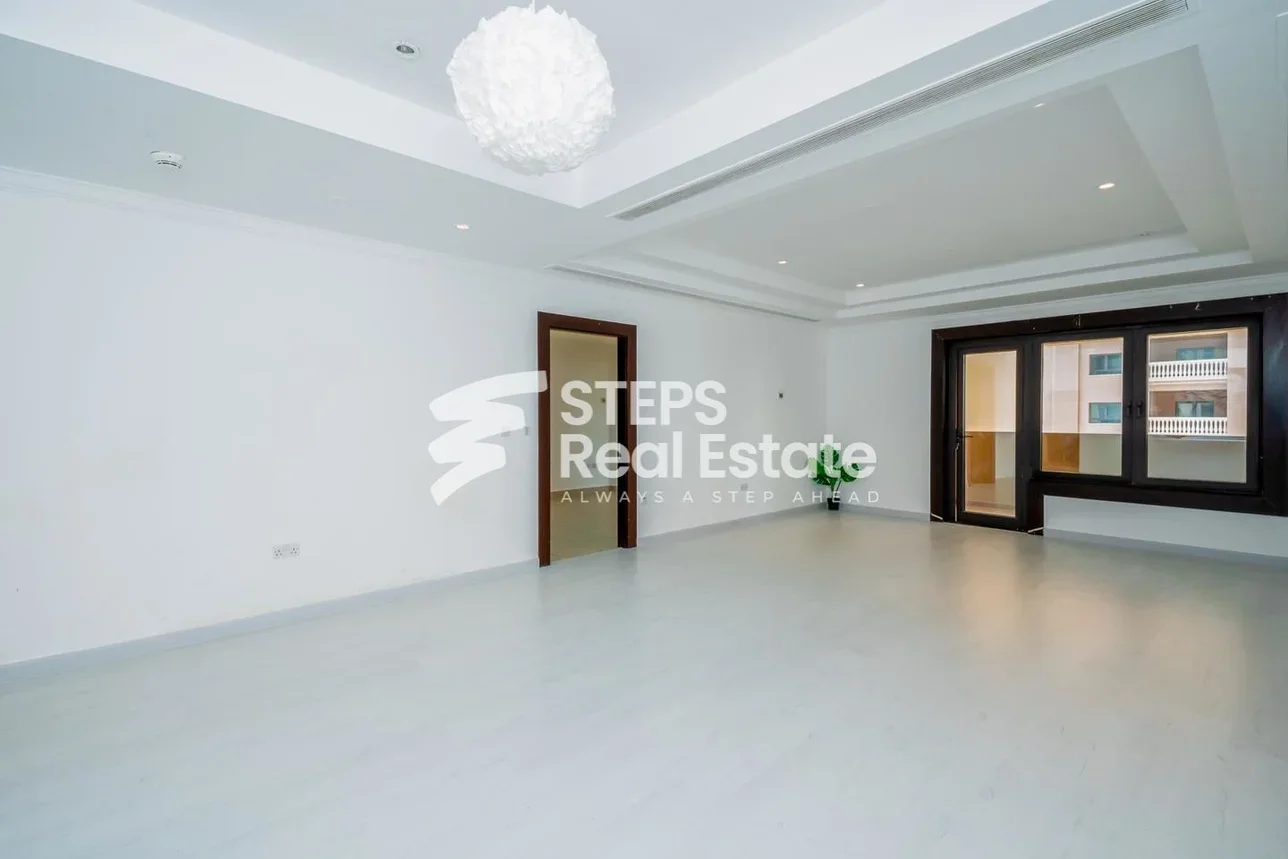 1 Bedrooms  Apartment  in Doha -  The Pearl  Semi Furnished