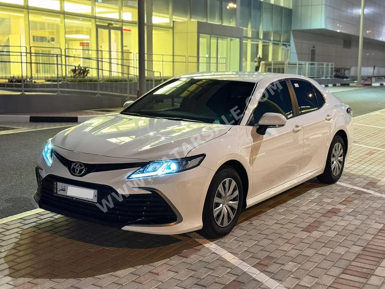 Toyota  Camry  LE  2023  Automatic  6,000 Km  4 Cylinder  Front Wheel Drive (FWD)  Sedan  White  With Warranty