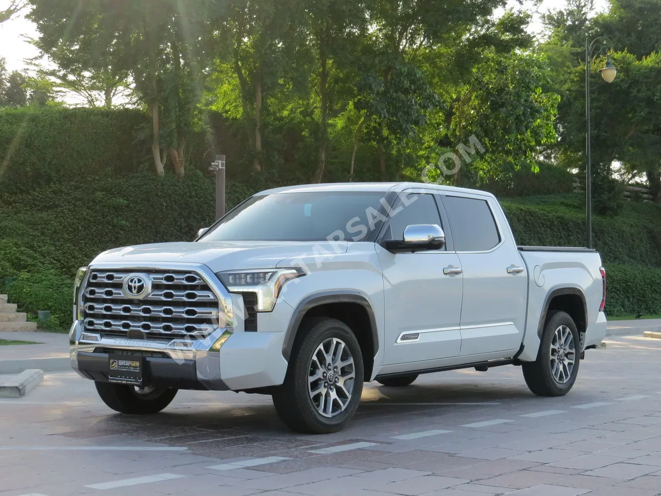 Toyota  Tundra  Edition 1794  2022  Automatic  4,600 Km  6 Cylinder  Four Wheel Drive (4WD)  Pick Up  White  With Warranty