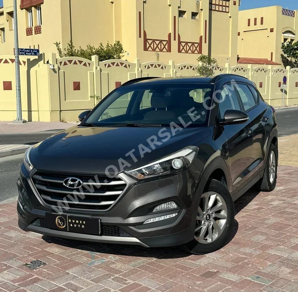 Hyundai  Tucson  Limited  2016  Automatic  46,900 Km  4 Cylinder  Four Wheel Drive (4WD)  SUV  Gray