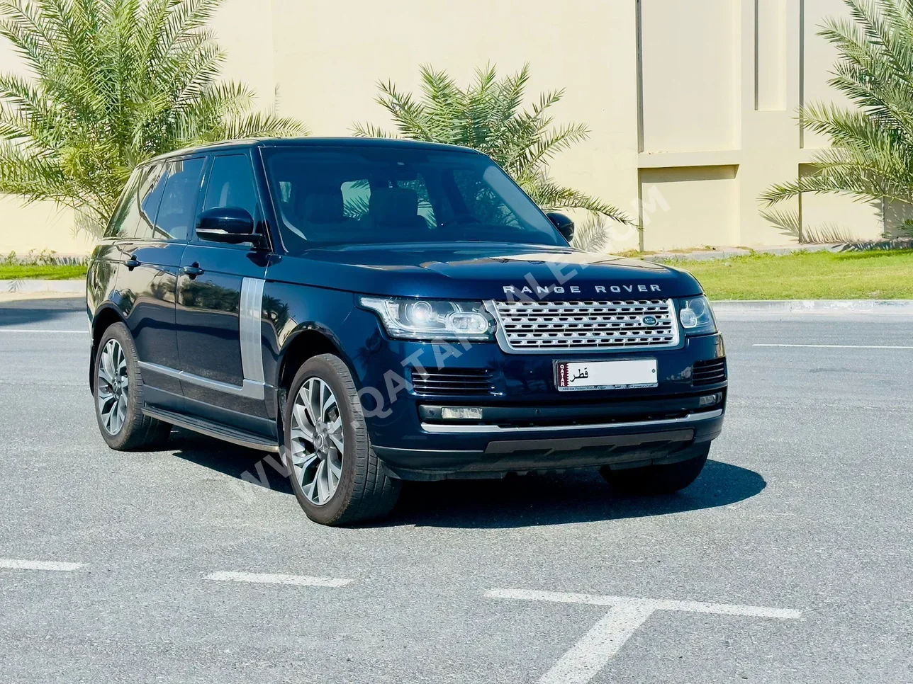 Land Rover  Range Rover  Vogue  2016  Automatic  203,000 Km  8 Cylinder  Four Wheel Drive (4WD)  SUV  Blue