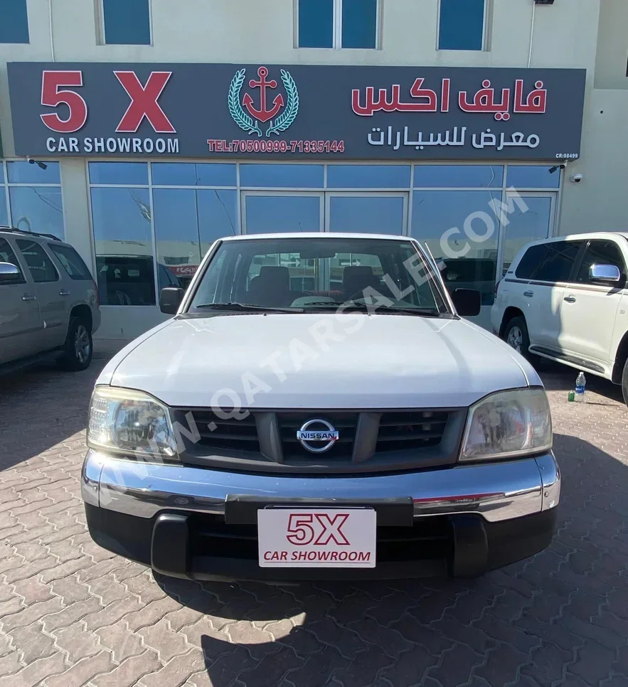 Nissan  Pickup  2016  Manual  291,000 Km  4 Cylinder  Rear Wheel Drive (RWD)  Pick Up  White