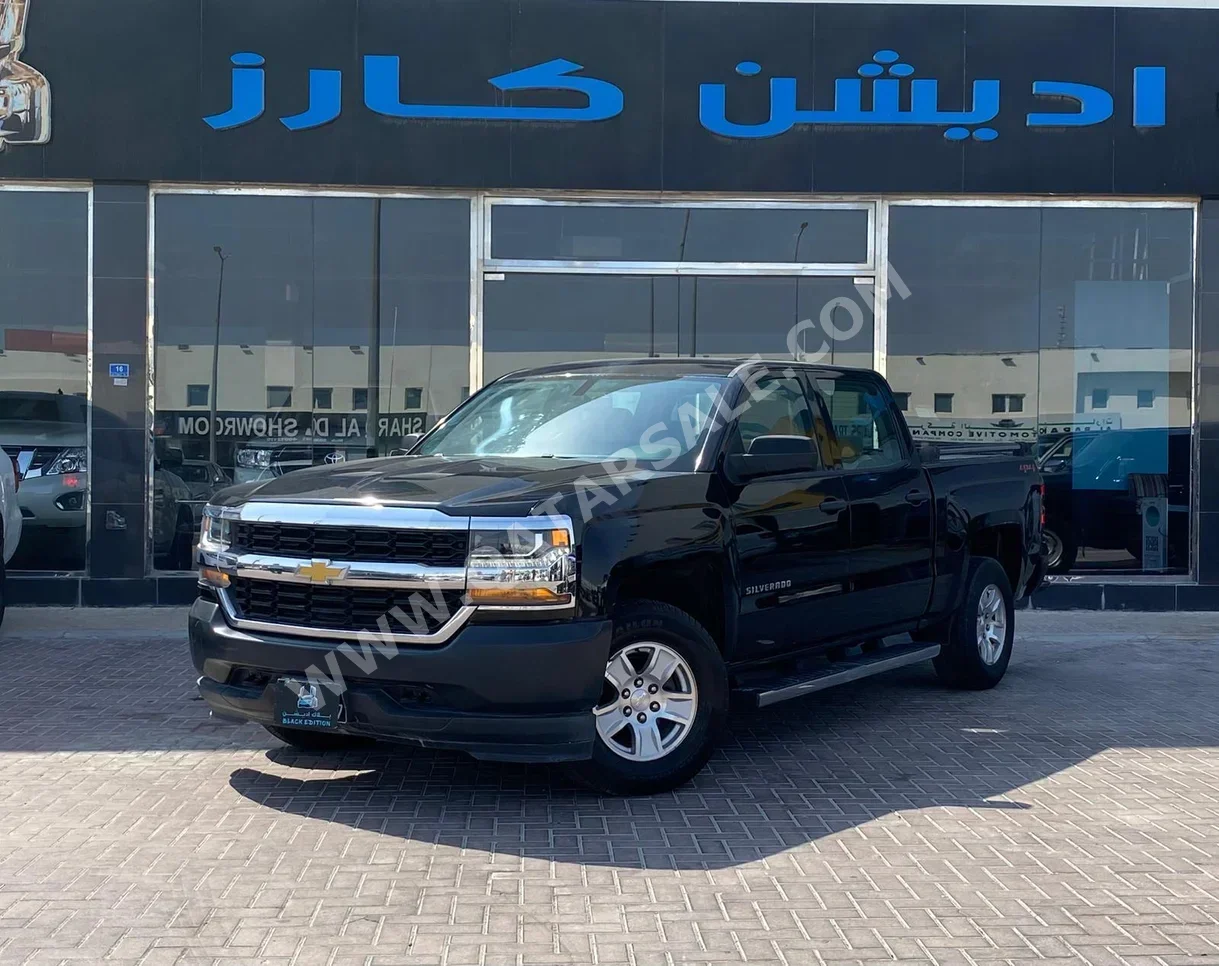 Chevrolet  Silverado  2018  Automatic  273,000 Km  8 Cylinder  Four Wheel Drive (4WD)  Pick Up  Black