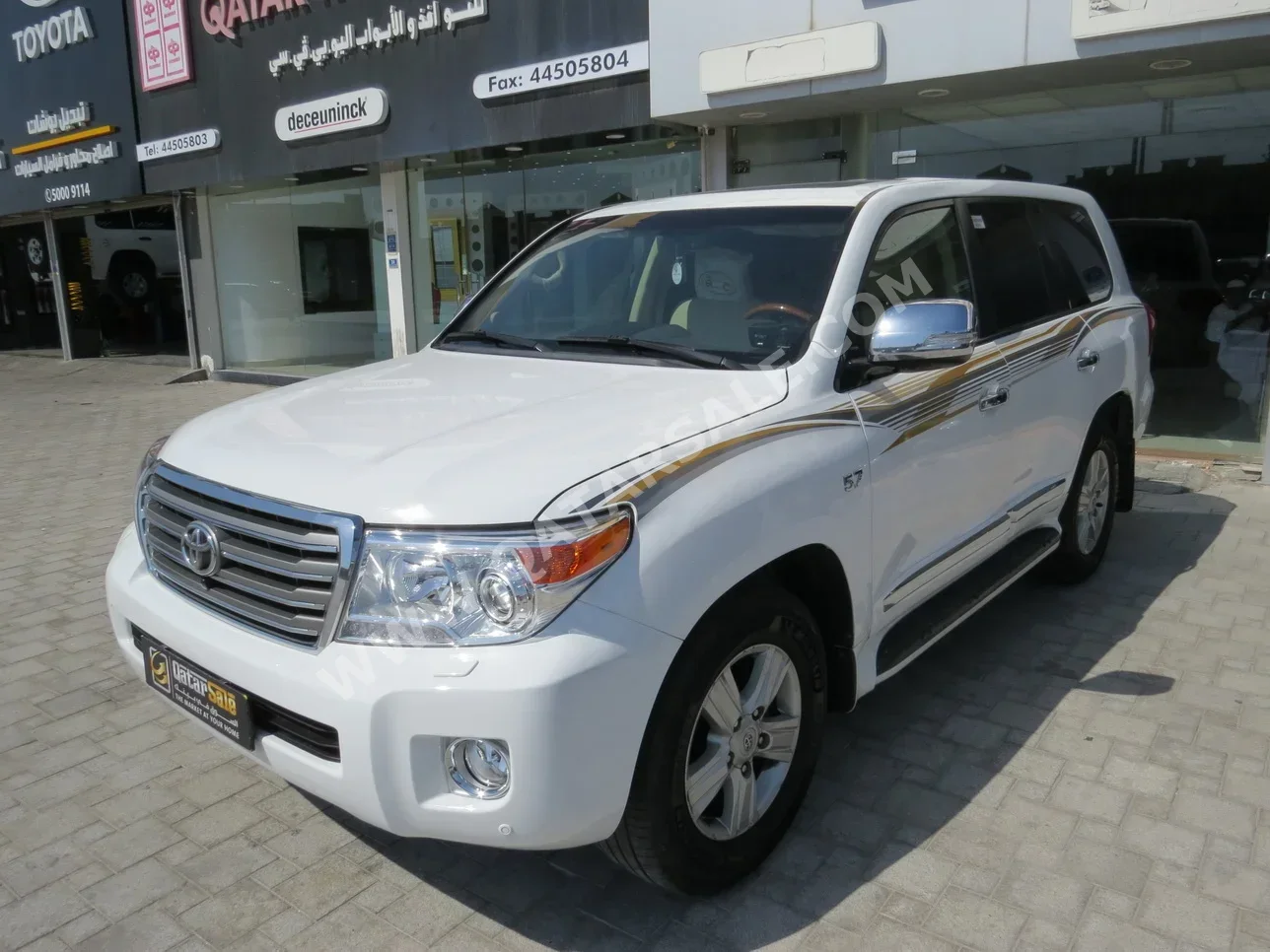 Toyota  Land Cruiser  VXR  2014  Automatic  400,000 Km  8 Cylinder  Four Wheel Drive (4WD)  SUV  White