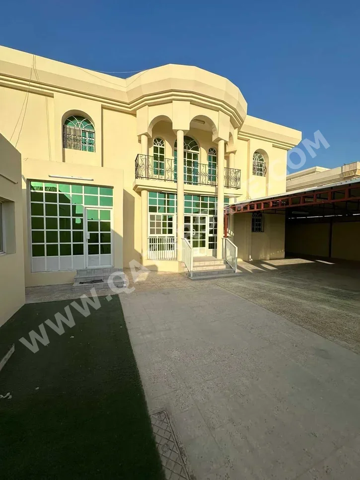 Family Residential  - Not Furnished  - Umm Salal  - Al Kharaitiyat  - 6 Bedrooms