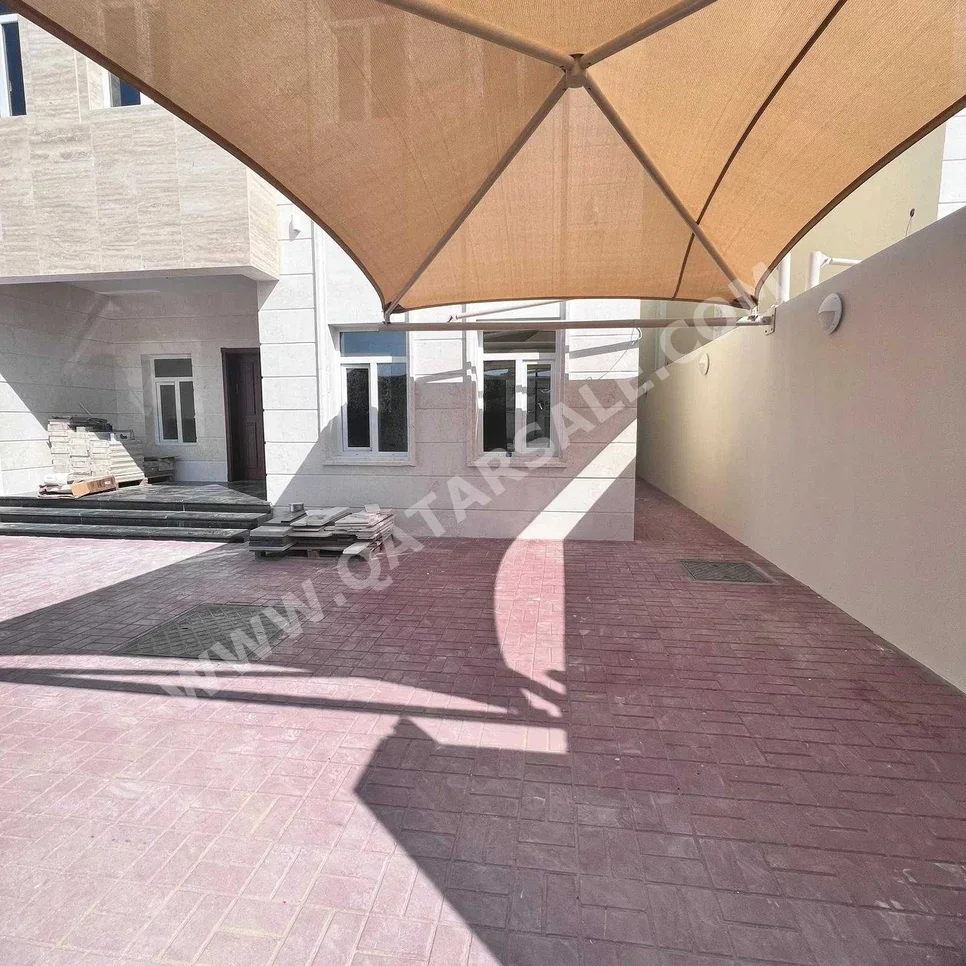 Family Residential  - Not Furnished  - Doha  - Madinat Khalifa South  - 8 Bedrooms