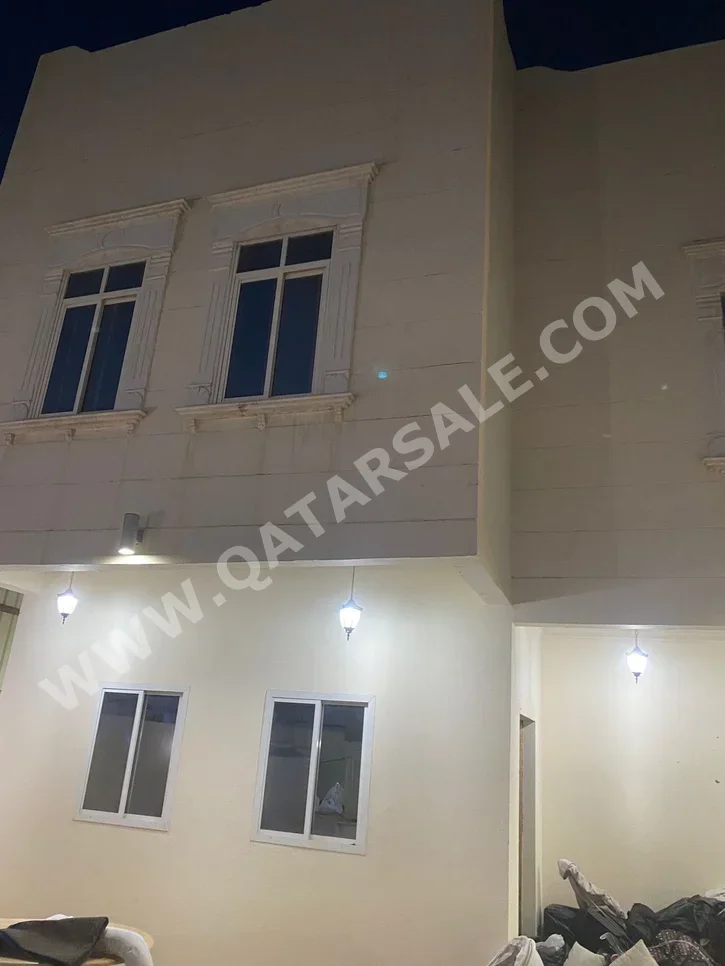 Family Residential  - Not Furnished  - Umm Salal  - Al Kharaitiyat  - 6 Bedrooms