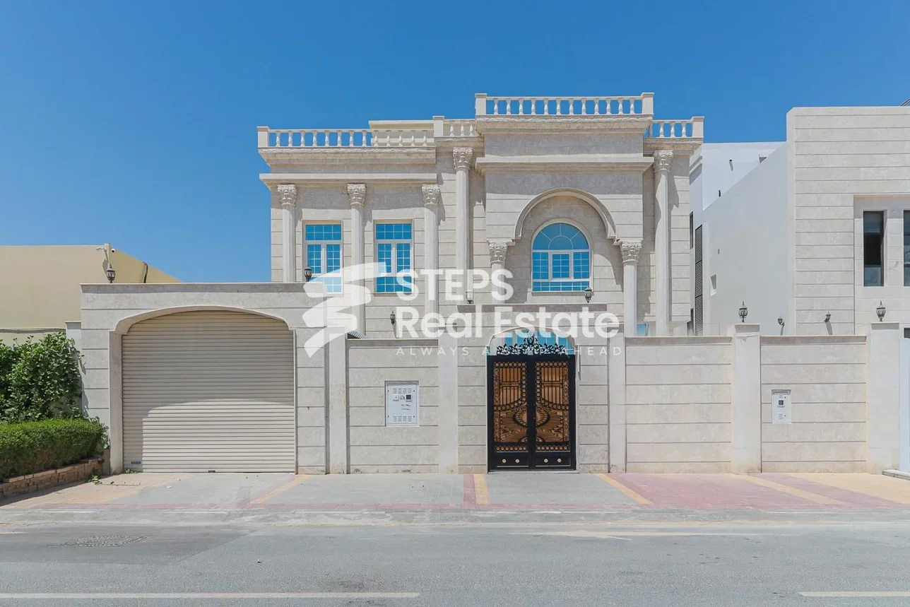 Family Residential  - Not Furnished  - Doha  - Nuaija  - 7 Bedrooms