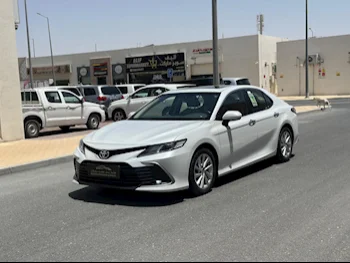 Toyota  Camry  GLE  2023  Automatic  30,000 Km  4 Cylinder  Front Wheel Drive (FWD)  Sedan  White  With Warranty