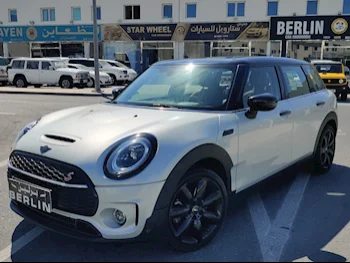 Mini  Cooper  Clubman S  2021  Automatic  43,000 Km  4 Cylinder  Front Wheel Drive (FWD)  Hatchback  White