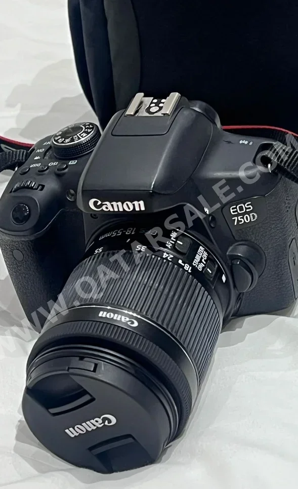 Digital Cameras Canon  EOS 700D  - 25 MP  - FHD 1080p