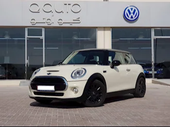 Mini  Cooper  2018  Automatic  65,000 Km  4 Cylinder  Front Wheel Drive (FWD)  Hatchback  Beige