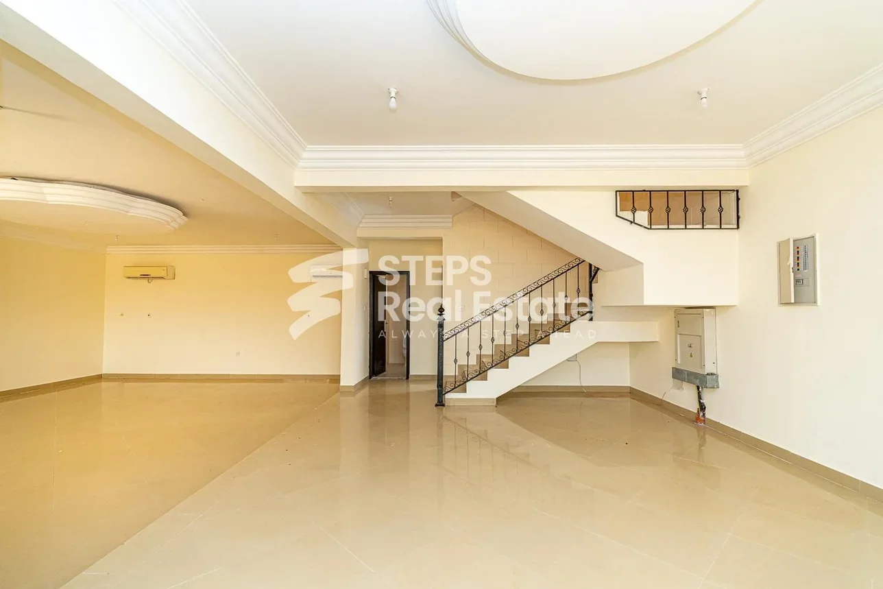 Family Residential  - Not Furnished  - Al Rayyan  - Abu Hamour  - 5 Bedrooms