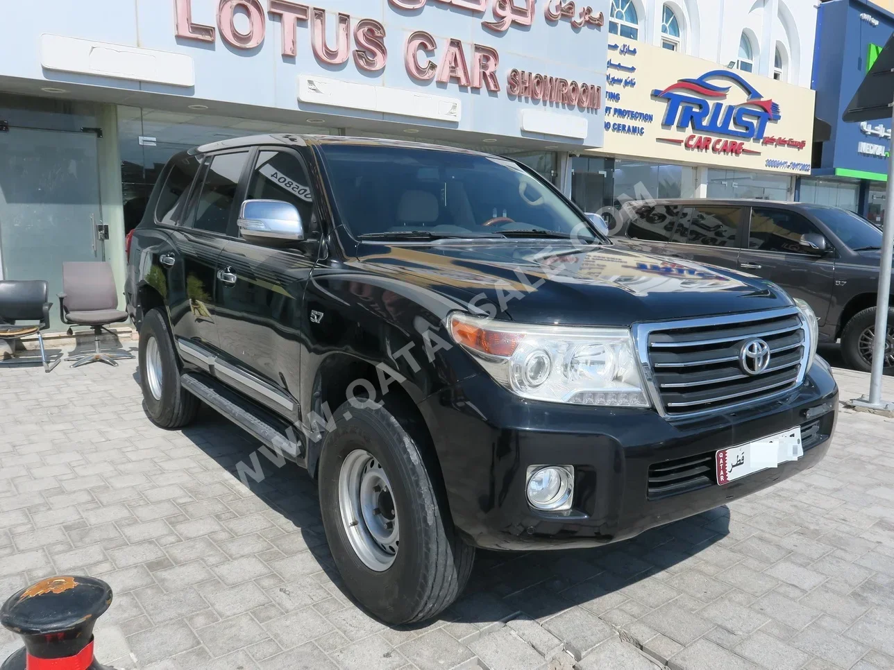 Toyota  Land Cruiser  VXR  2015  Automatic  247,000 Km  8 Cylinder  Four Wheel Drive (4WD)  SUV  Black