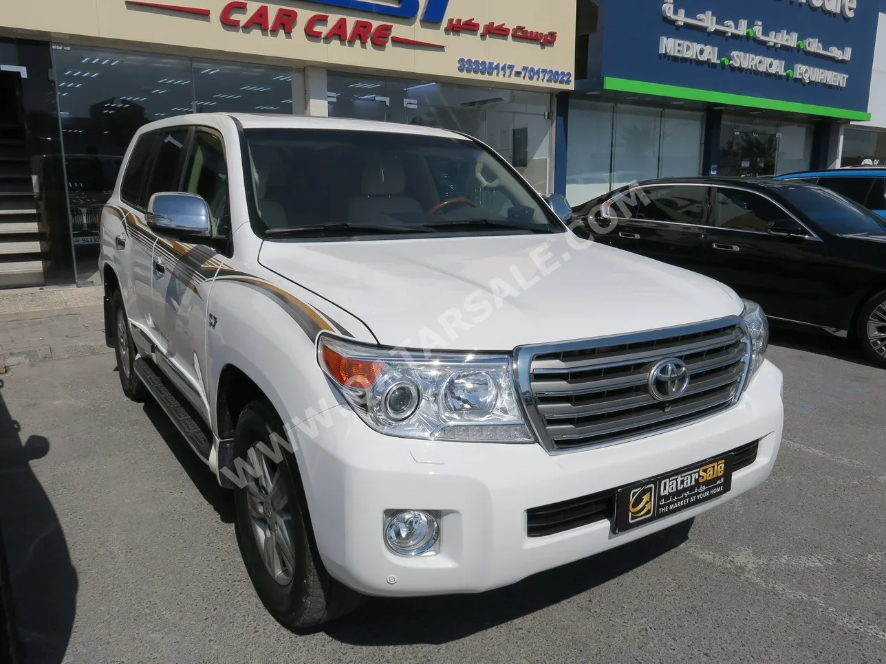 Toyota  Land Cruiser  VXR  2014  Automatic  410,000 Km  8 Cylinder  Four Wheel Drive (4WD)  SUV  White