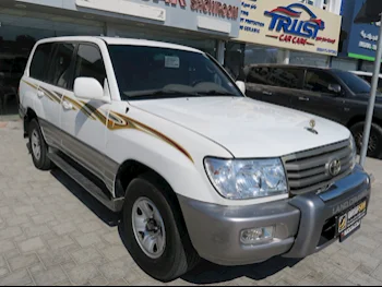 Toyota  Land Cruiser  VXR  2004  Automatic  556,000 Km  8 Cylinder  Four Wheel Drive (4WD)  SUV  White