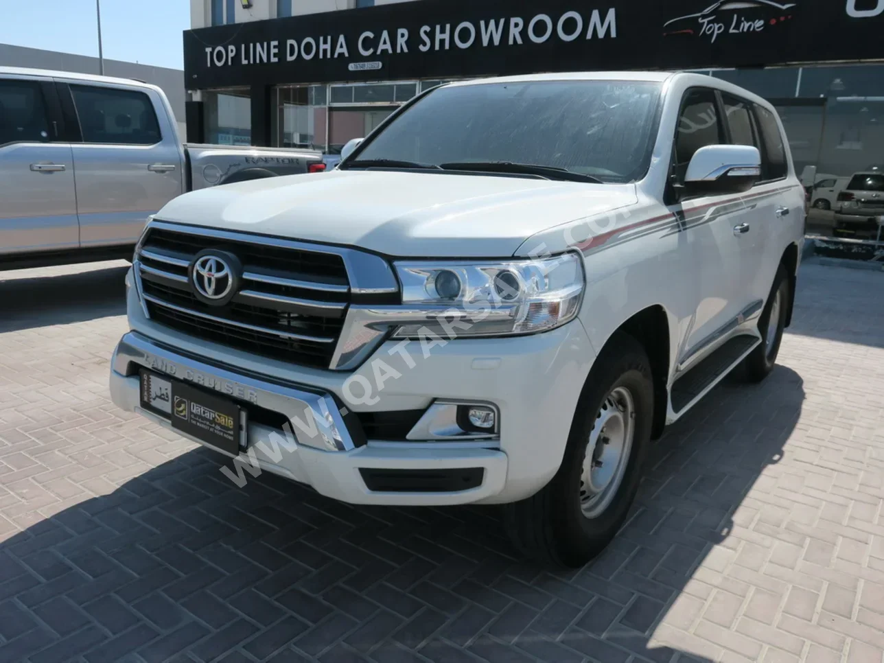 Toyota  Land Cruiser  GXR  2020  Automatic  260,000 Km  8 Cylinder  Four Wheel Drive (4WD)  SUV  White