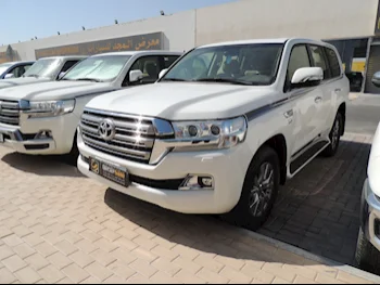 Toyota  Land Cruiser  VXR  2021  Automatic  172,000 Km  8 Cylinder  Four Wheel Drive (4WD)  SUV  White