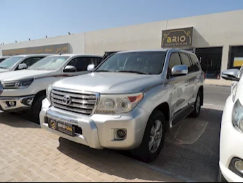 Toyota  Land Cruiser  VXR  2012  Automatic  388,000 Km  8 Cylinder  Four Wheel Drive (4WD)  SUV  Silver