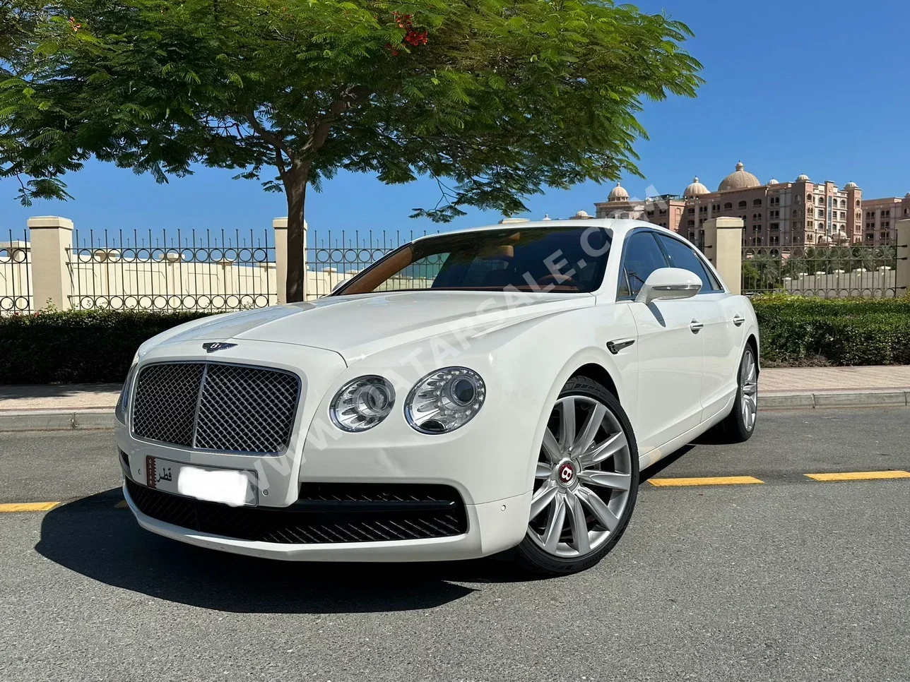 Bentley  Continental  Flying Spur  2015  Automatic  41,000 Km  12 Cylinder  All Wheel Drive (AWD)  Sedan  White