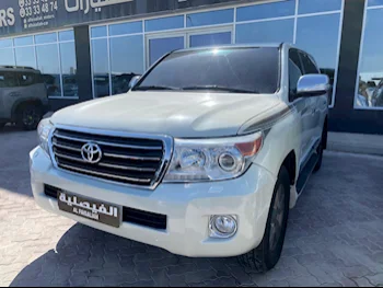 Toyota  Land Cruiser  GXR  2014  Automatic  383,000 Km  8 Cylinder  Four Wheel Drive (4WD)  SUV  White