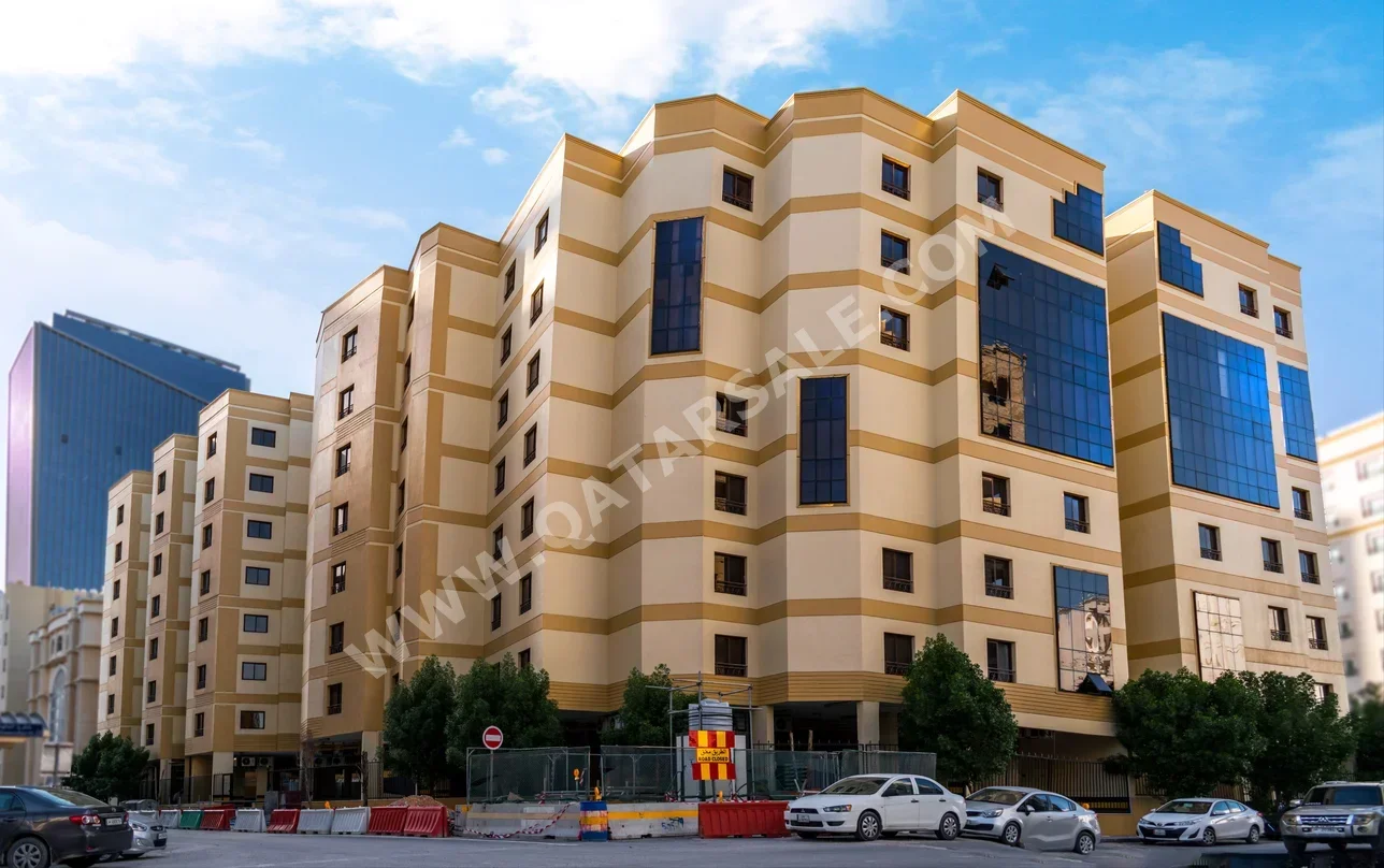 2 Bedrooms  Apartment  in Doha -  Fereej Bin Mahmoud  Not Furnished