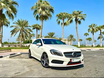 مرسيدس - بنز  ايه - كلاس  250 AMG  2015  اوتوماتيك  81,000 كم  4 سلندر  سحب امامي  هاتشباك  أبيض