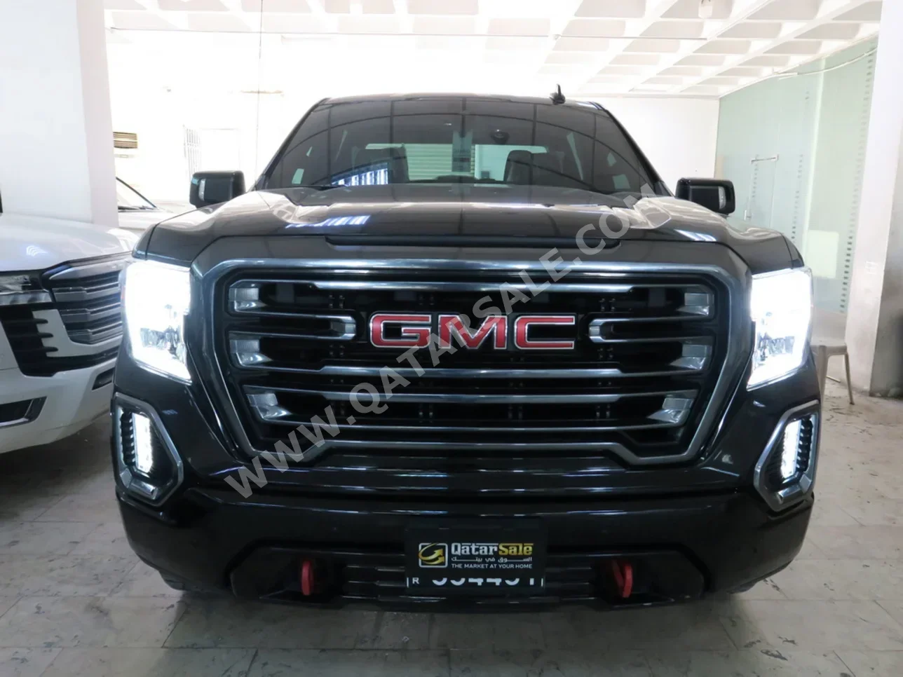 GMC  Sierra  AT4 Carbon Pro  2022  Automatic  57,000 Km  8 Cylinder  Four Wheel Drive (4WD)  Pick Up  Black  With Warranty